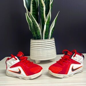 NIKE —BABY SNEAKERS!!  EUC ❤️